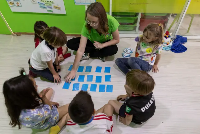 Clases de inglés infantil en Granada con metodología activa y aprendizaje mediante juegos en Inglés Divertido.